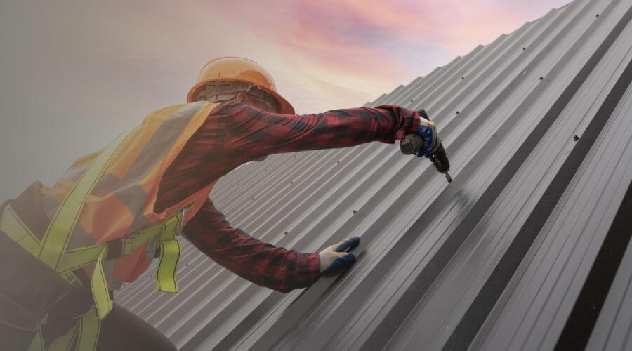 Professional gutter cleaning in Fountain, FL